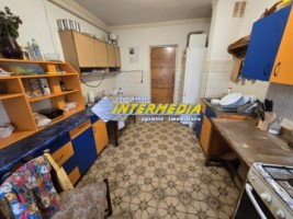 apartament-4-camere-90-mp-cu-garaj-si-pivnita-decomandat-1