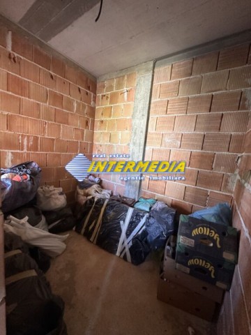casa-noua-la-rosu-de-vanzare-cu-teren-900-mp-la-asfalt-15