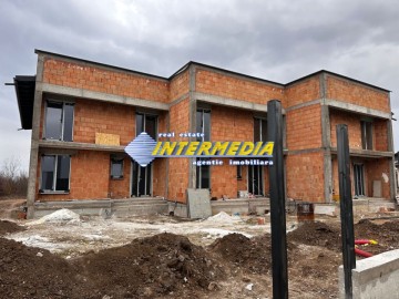 casa-noua-de-vanzare-in-cetate-finisata-la-cheie