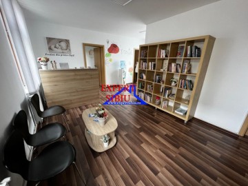 inchiriez-spatiu-birou-3-camere-cu-terasa-13-mp-renovat-zona-turnisor