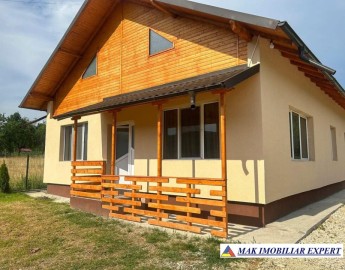 vand-vila-3-camere-teren-1500-mp-capul-piscului-godeni-arges