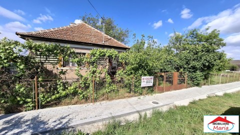casa-veche-cu-teren-513-mp-in-botiz