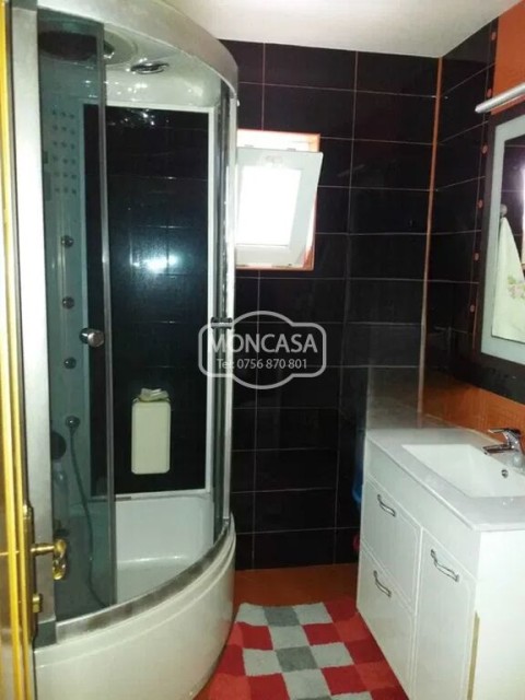 apartament-3-camere-zona-biserica-sfilie-etaj-4-cu-sarpanta