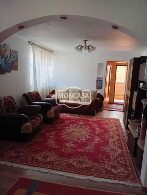 casa-pm-in-cucorani-jud-botosani-3600-mp-teren