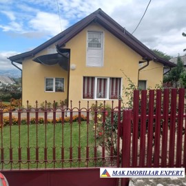 vand-vila-4-camereteren-1000-mp-in-godeni-malu-arges