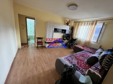 vand-apartament-2-camere-semidecomandatzona-calea-cisnadiei