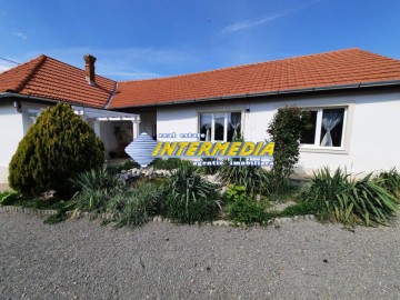 casa-de-vanzare-limba-comuna-ciugud