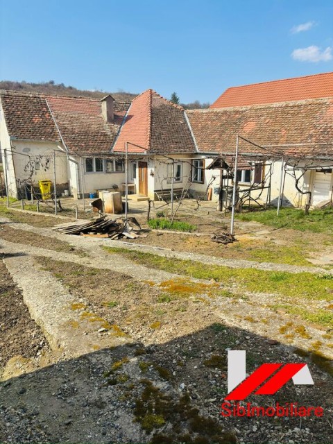 casa-saseasca-cu-teren-2000-mp-cu-dublu-acces-de-vanzare-in-hamba