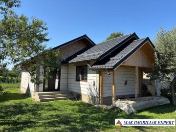 casa-2-camere-teren-intravilan-1248-mp-in-schitu-golesti-ag