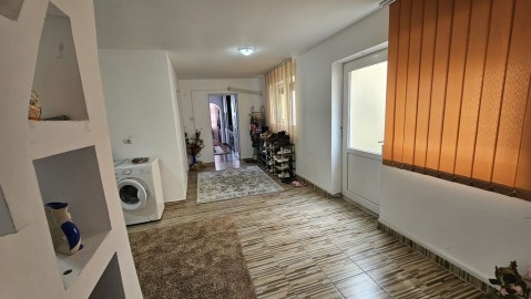 baicoi-casa-pretabila-locuit-firmaactivitati-comerciale