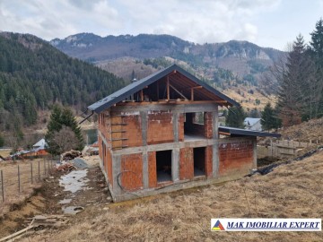 vila-5-camere-teren-9100-mp-in-rucar-satic-arges