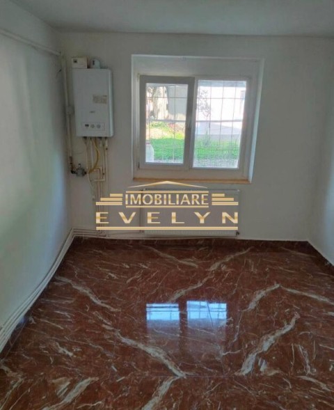 camera-de-vanzare-zona-liceului-pedagogic