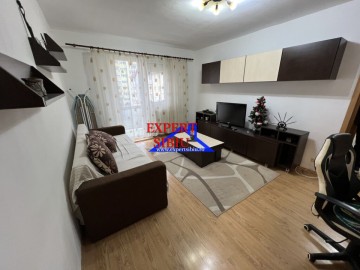 inchiriez-apartament-3-camere-semidecomandat-zona-mihai-viteazul