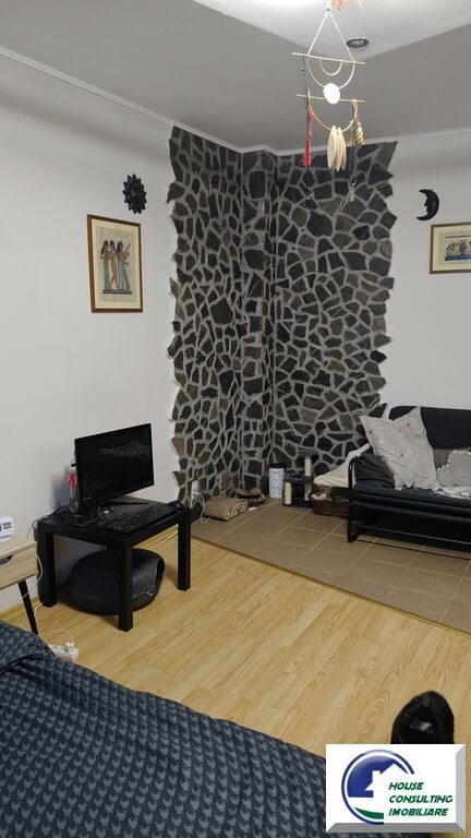 garsoniera-tip-studio-situata-in-sinaia-const-2005