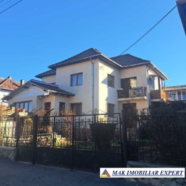vila-7-camere-teren-365-mp-in-centru-campulung-muscel-arges