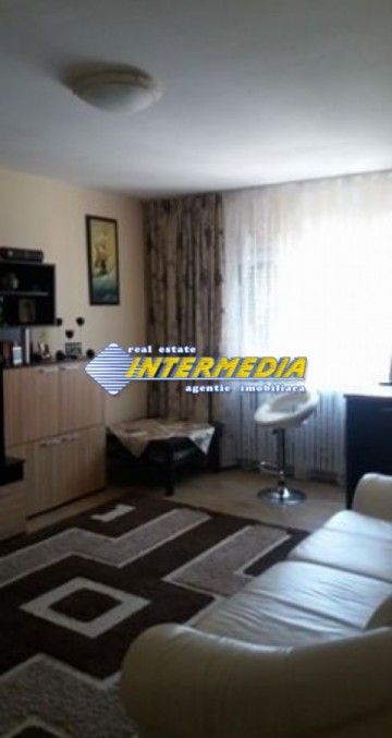 apartament-3-camere-de-vanzare-cetate-ultracentral-57800-euro-1