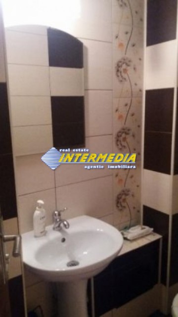 apartament-3-camere-de-vanzare-cetate-ultracentral-57800-euro-2