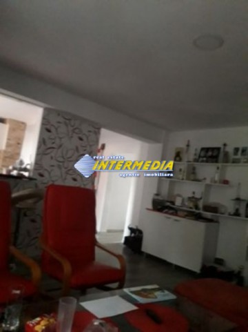 apartament-3-camere-decomandat-renovat-de-vanzare-sub-stadion-1