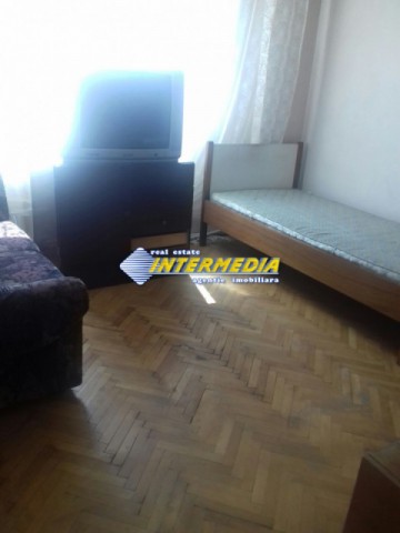 apartament-2-camere-de-vanzare-cetate-zona-mercur-2