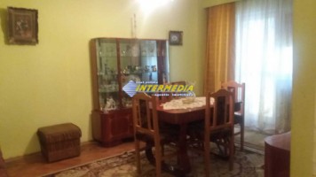 apartament-2-camere-decomandat-de-vanzare-cetate-mercur-0