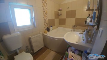 jumatate-de-duplex-zona-metro-3