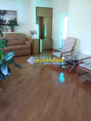 casa-pm-2-corpuri-cladire-cu-300-mp-teren-in-alba-iulia-zona-centrala-1