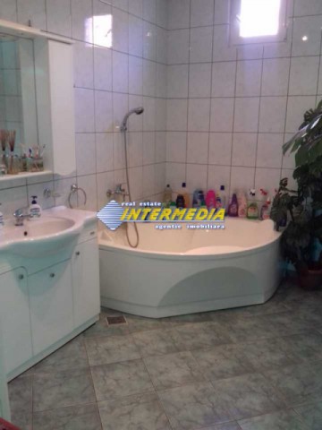 casa-pm-2-corpuri-cladire-cu-300-mp-teren-in-alba-iulia-zona-centrala-8