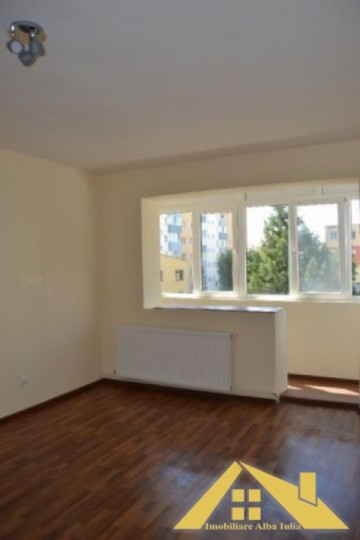 apartament-2-camere-zona-cetate-etaj-2-1