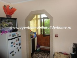 apartament-2-camere-decomandat-zona-bazar-3