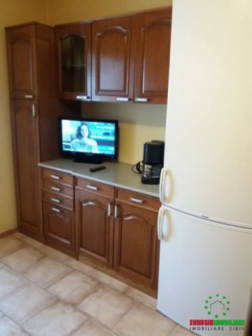 apartament-2-camere-de-inchiriat-in-sibiu-zona-strada-lunga-4