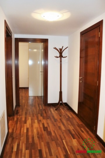 apartament-3-camere-modern-si-lux-de-inchiriat-in-sibiu-5