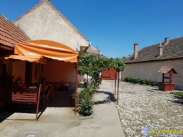 casa-de-vanzare-vintu-de-jos-cu-gradina-si-livada-11