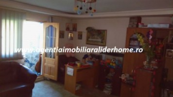 apartament-4-camere-decomandat-zona-capat-1