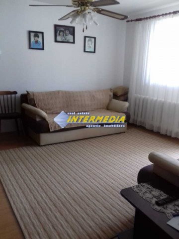 apartament-2-camere-de-vanzare-cetate-0