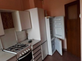 inchiriez-apartament-3-camere-centru-0