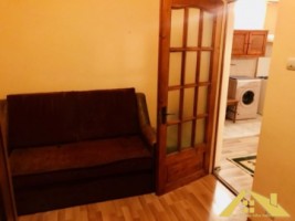 vand-apartament-3-camere-cetate-2