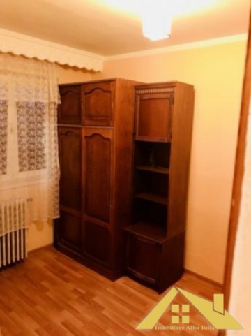 vand-apartament-3-camere-cetate-6