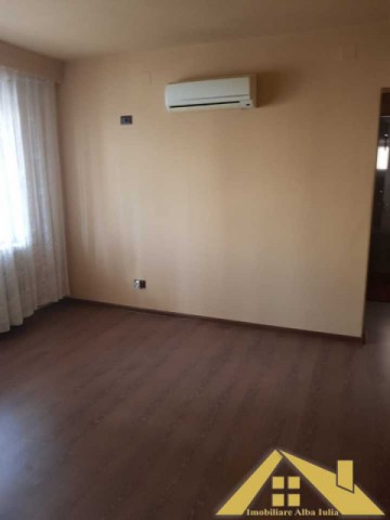 apartament-2-camere-cu-balcon-cetate-1