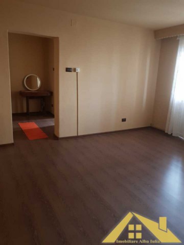 apartament-2-camere-cu-balcon-cetate-2