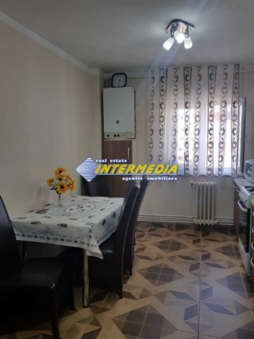 apartament-2-camere-decomandat-de-vanzare-in-cetate-5