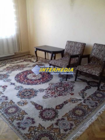 de-vanzare-apartament-3-camere-in-alba-iulia-zona-cetate-bulevard-0