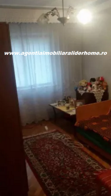 apartament-cu-3-camere-decomandat-zona-savenilor-0