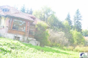 teren-intravilan-cu-casa-demolabila-3