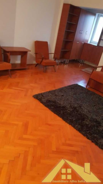 vind-apartament-3-camere-suprafata-mare-1