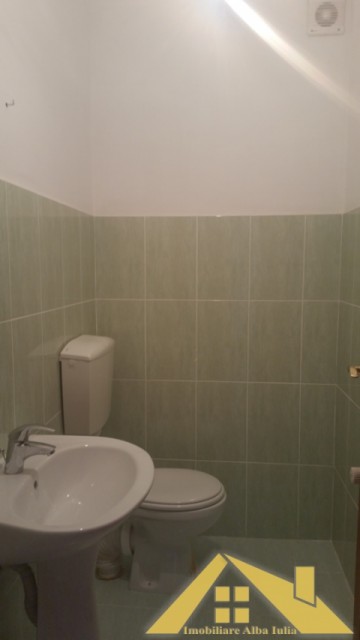 apartament-3-camere-in-cetate-6