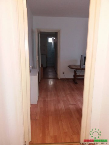 apartament-3-camere-de-inchiriat-in-sibiu-zona-vasile-aron-7