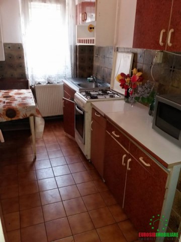 apartament-3-camere-de-inchiriat-in-sibiu-zona-vasile-aron-4