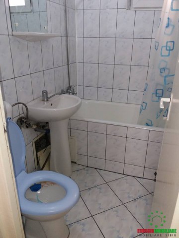 apartament-3-camere-de-inchiriat-in-sibiu-zona-vasile-aron-8