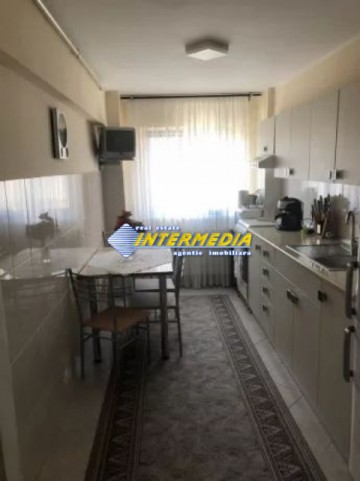 apartament-2-camere-decomandat-de-vanzare-sub-stadion