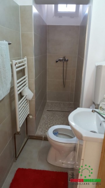 apartament-cu-3-camere-semidecomandat-in-zona-centrala